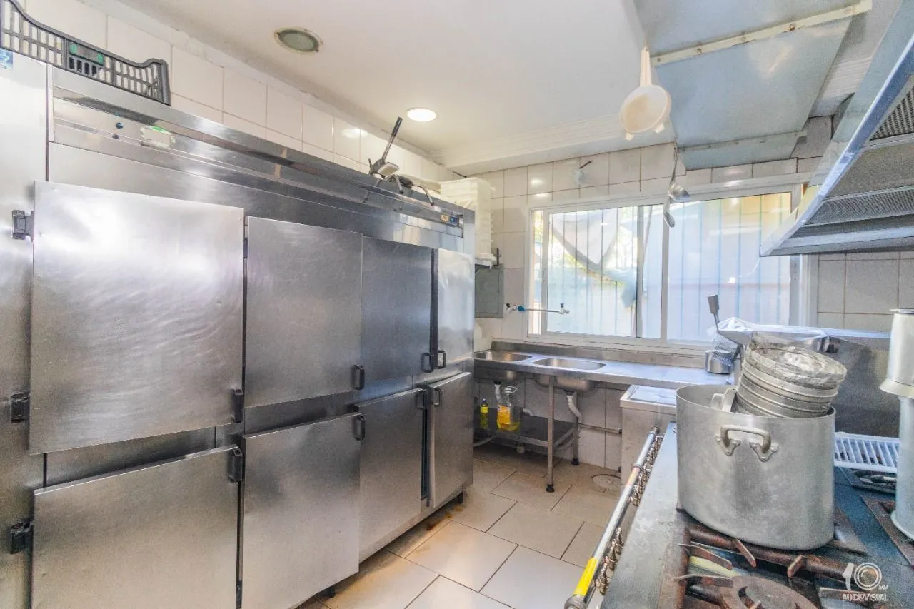 Imagem Casa Comercial para Venda - 320m², 0 dormitórios, Cidade Baixa