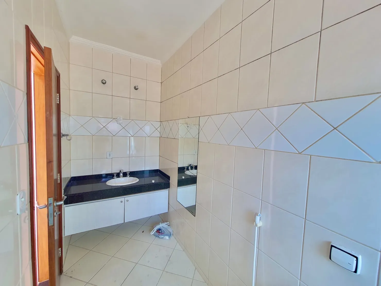Imagem Casa à venda 3 Quartos, 1 Suite, 4 Vagas, 250M², Jardim Independência, Taubaté - SP | Residencial Recanto Verde