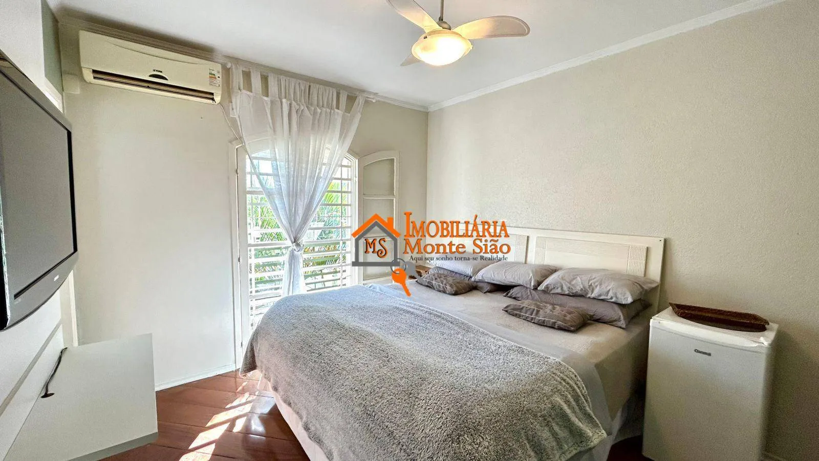 Imagem Sobrado à venda, 190 m² por R$ 1.390.000,00 - Vila Augusta - Guarulhos/SP