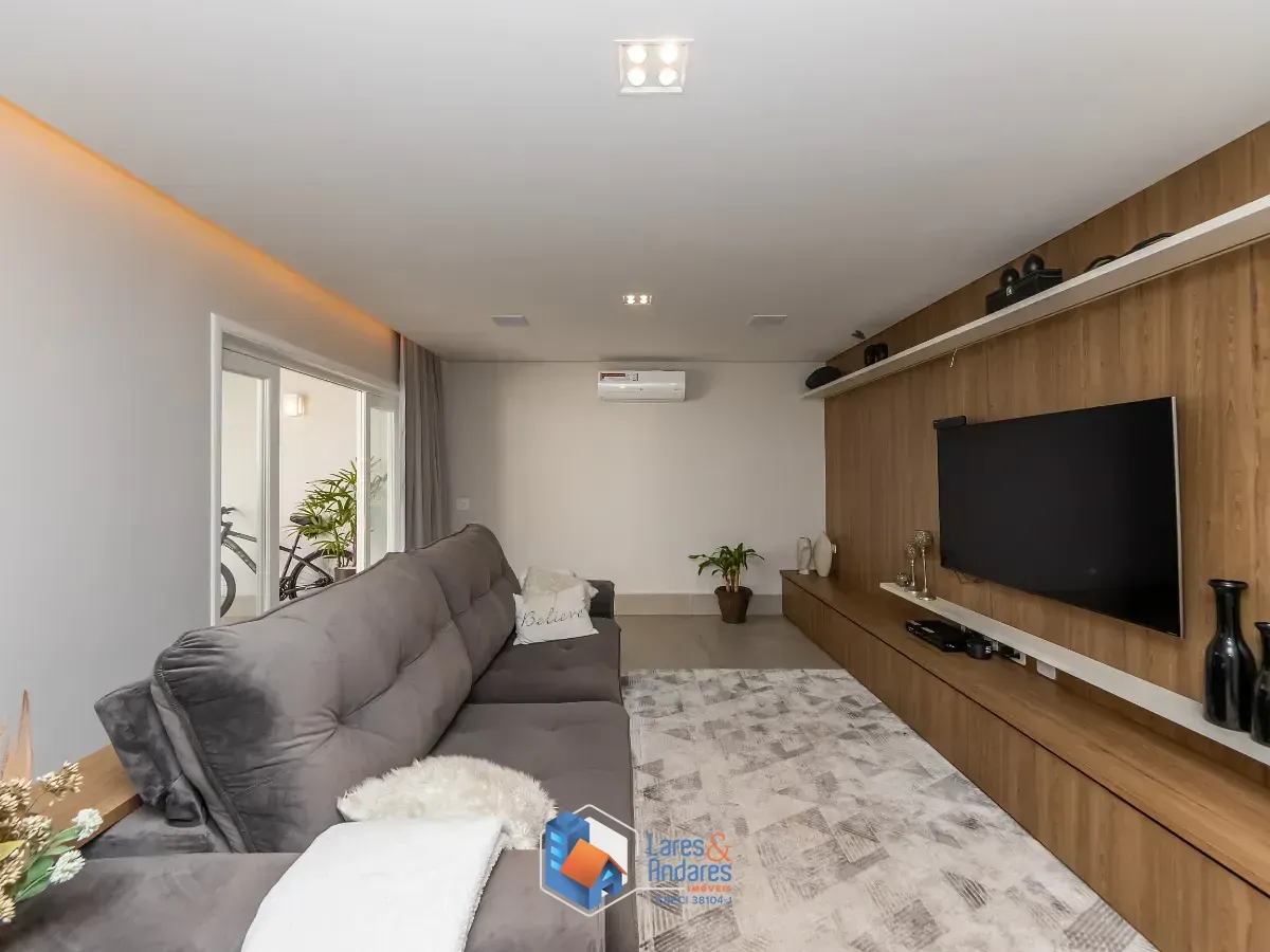 Imagem Casa para venda em Planalto Paulista com 4 quartos, sendo 2 suítes, 319m²