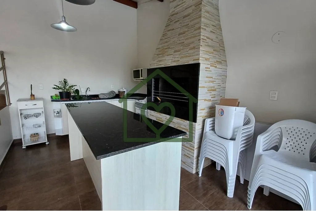 Imagem Localizada no acolhedor bairro Jardim do Salso, esta belíssima residência de 318 m² de área úti...