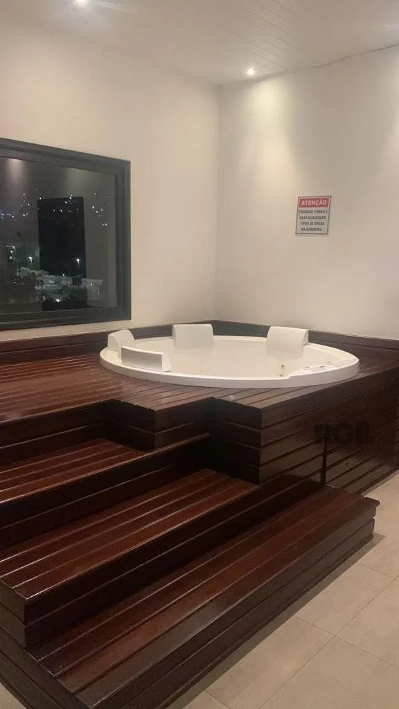 Imagem Loft mobiliado, com 38,69 privativo com 1 box perto da PUC-RS no bairro Jardim Botânico em Porto Alegre.
