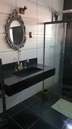 Imagem Casa Terrea Reformada com 111m² 2 Dormitorios e 5 Vagas de Garagens