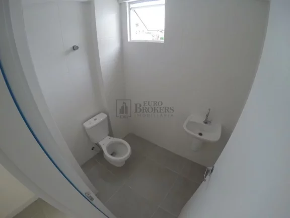 Imagem Excelente prédio comercial com 19 salas em Balneário Camboriú.