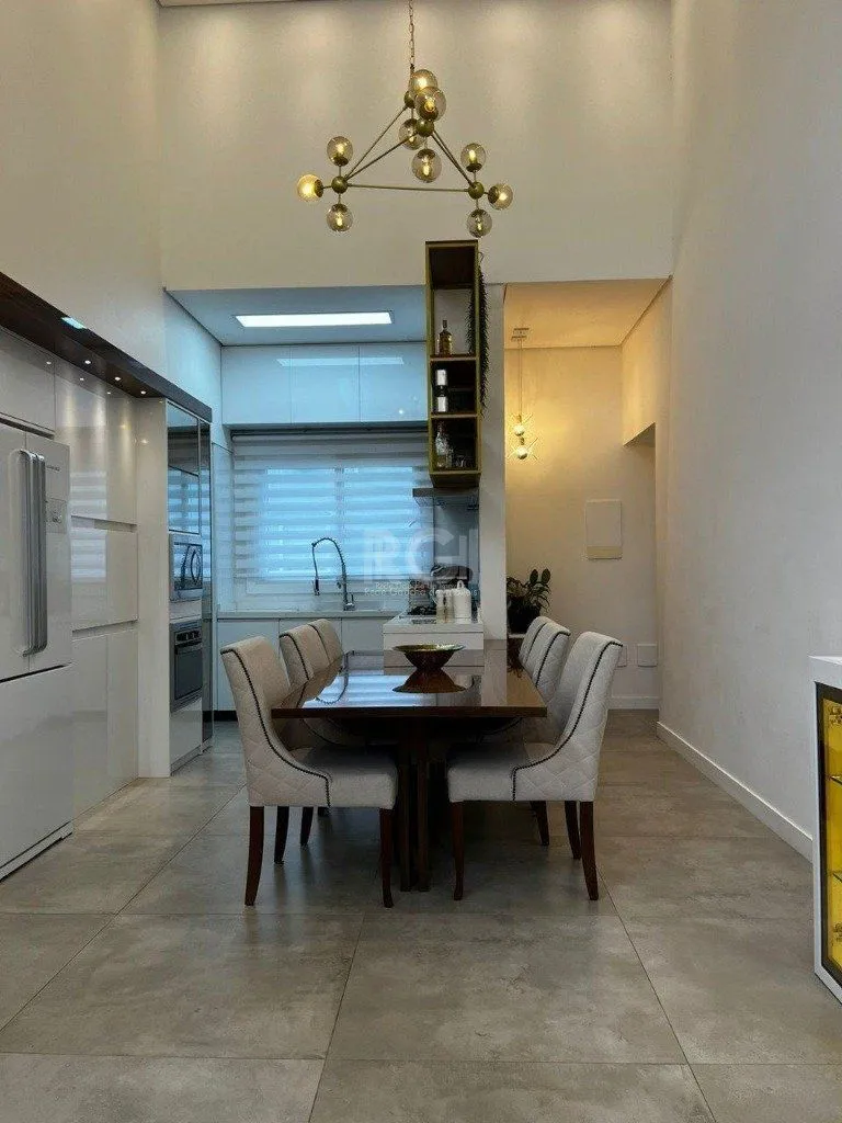 Imagem EXCELENTE APARTAMENTO COM 2 DORMITÓRIOS, 2 SUÍTES, 1 BANHEIRO E 2 VAGAS DE GARAGEM.