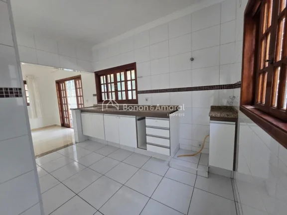 Imagem Esta linda residência une conforto e sofisticação em cada detalhe. São 3 dormitórios, sendo 1 s...
