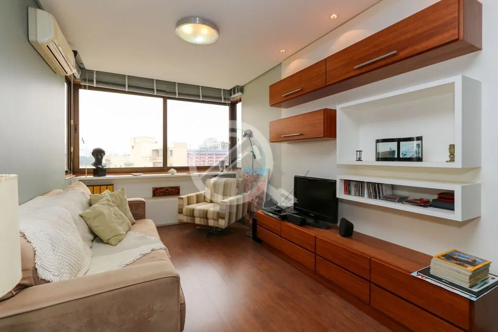 Imagem Apartamento com 67m2 privativos mobiliado e equipado com eletrodomésticos e split. Imóvel bem vent...