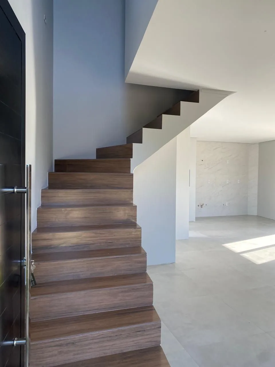 Imagem Casa com 03 quartos, sendo 01 suíte na Praia da Cal