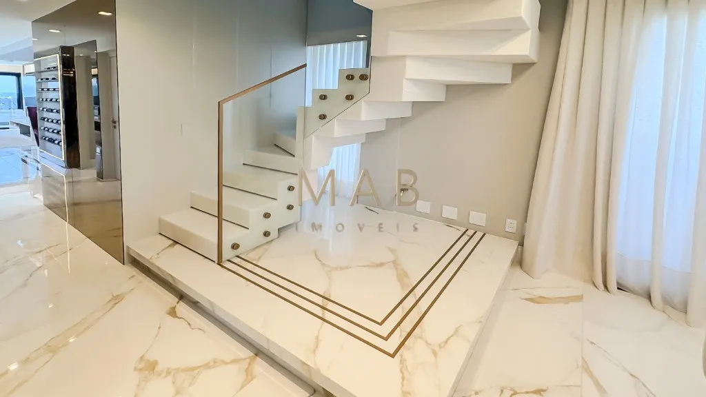 Imagem Cobertura duplex à Venda em Jurerê, com 4 suítes, rooftop com piscina infinita, elevador privativo, automação e alto padrão.