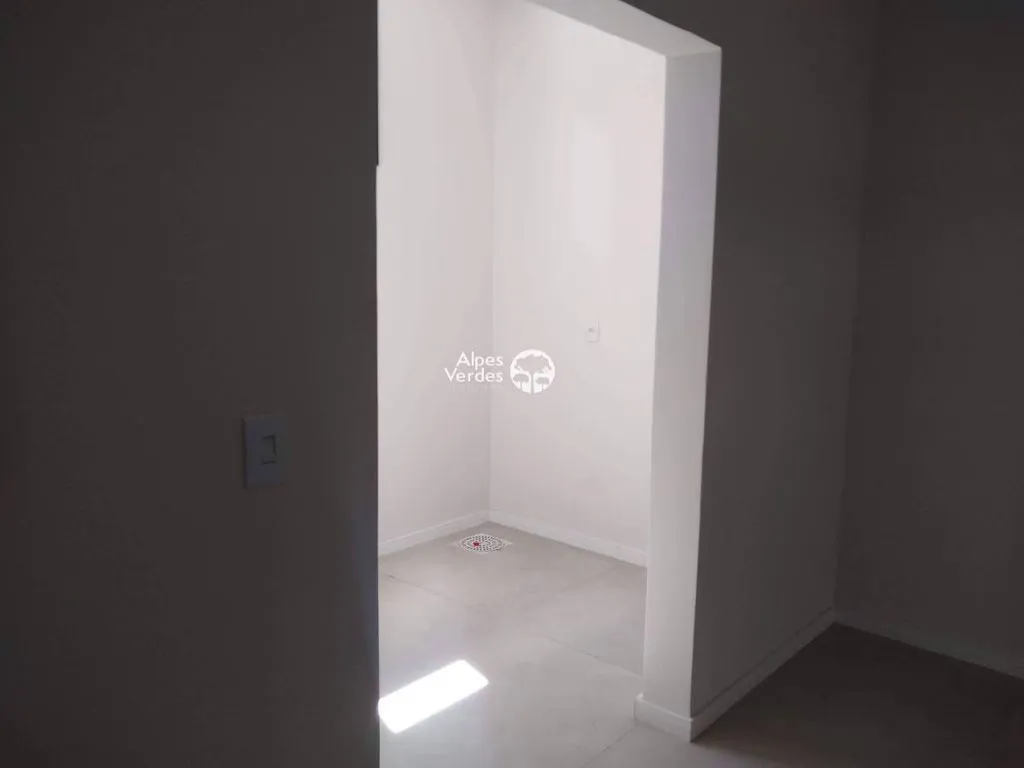 Imagem Vende-se sala comercial no centro de Canela- 68m2- Valor R$800,00