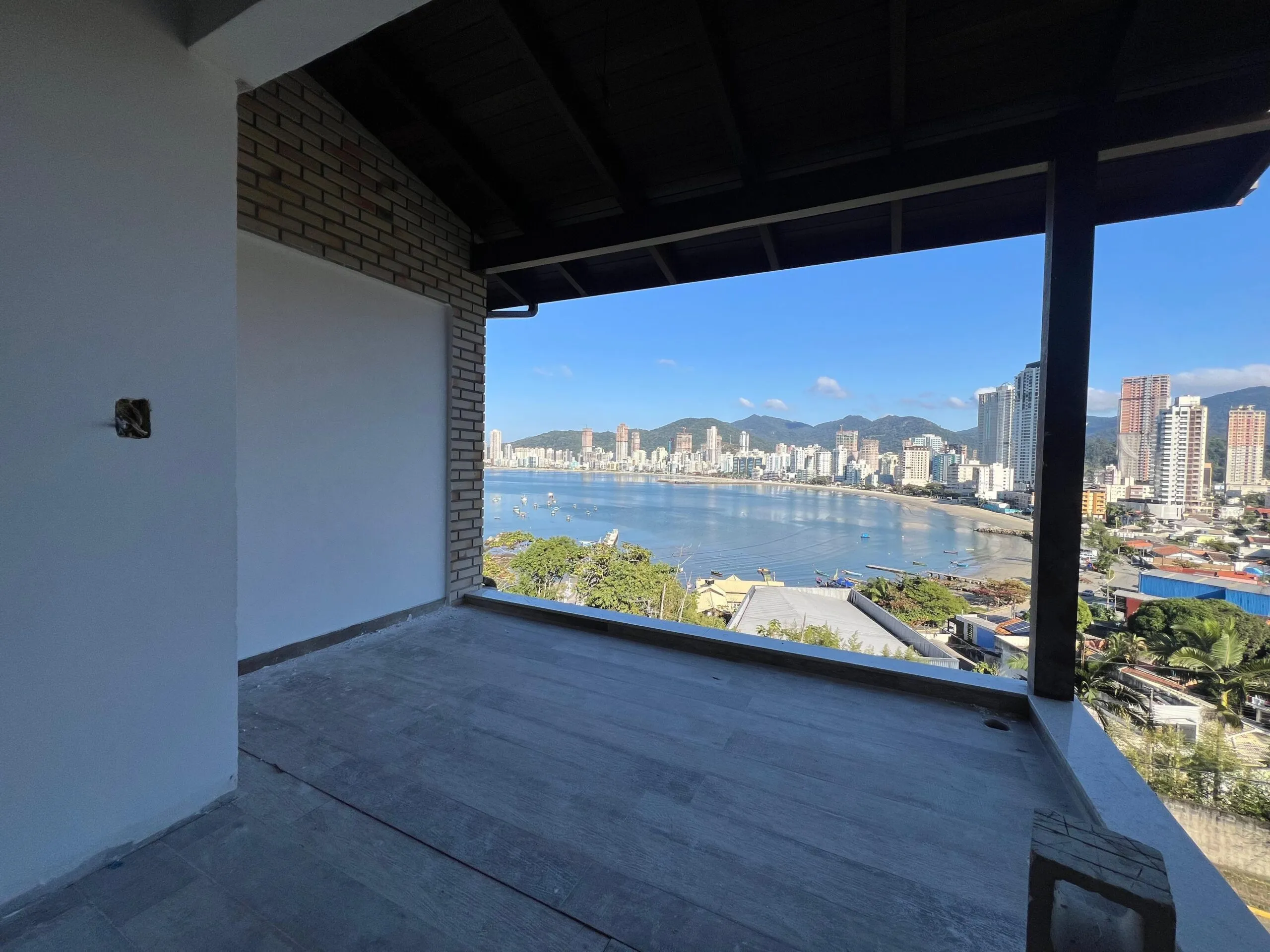 Imagem Casa com vista para o mar à venda com 200m2 por R$ 2.950.000,00