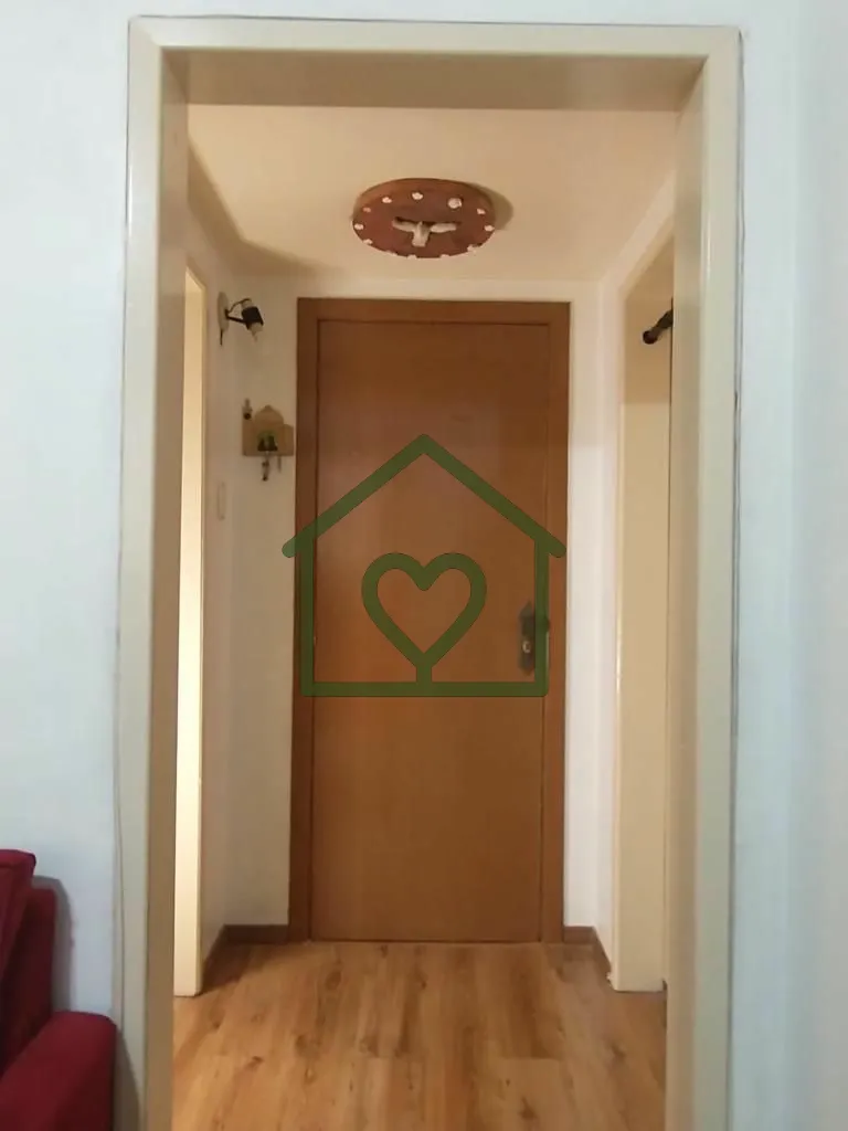 Imagem Apartamento de 80m², três dormitórios, banheiro social, living, cozinha, área de serviço, préd...