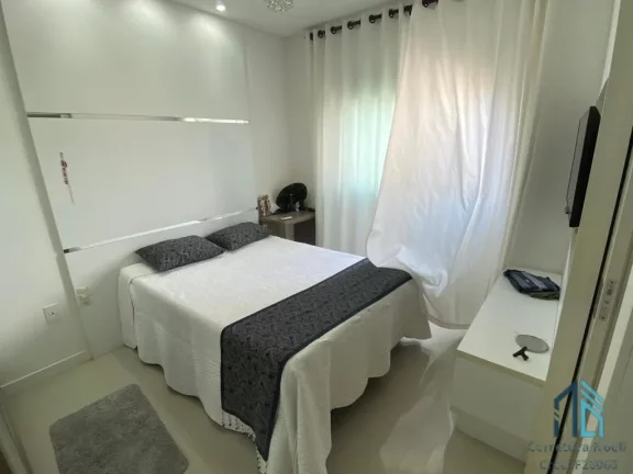 Imagem Apartamento lindo, 03 quartos, sendo 1 suíte e 2 Demi suítes, no coração da meia praia em Itapema SC