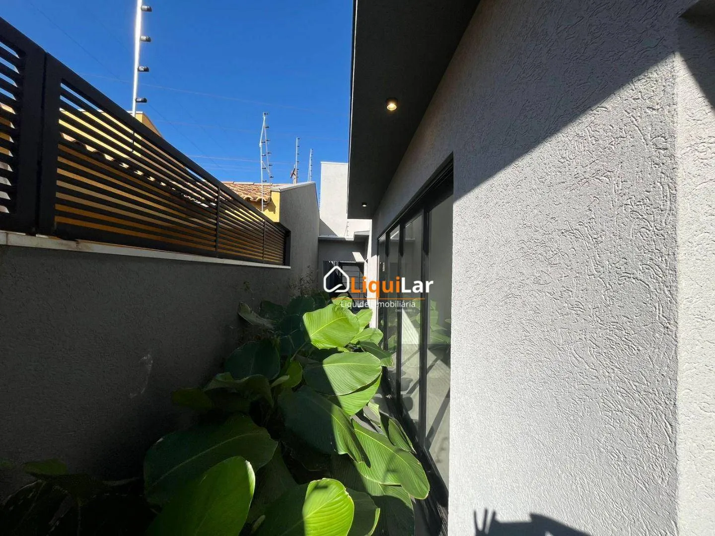 Imagem Casa Térrea de Alto Luxo na Vila Planalto com 3 Suítes, Escritório e Piscina Aquecida