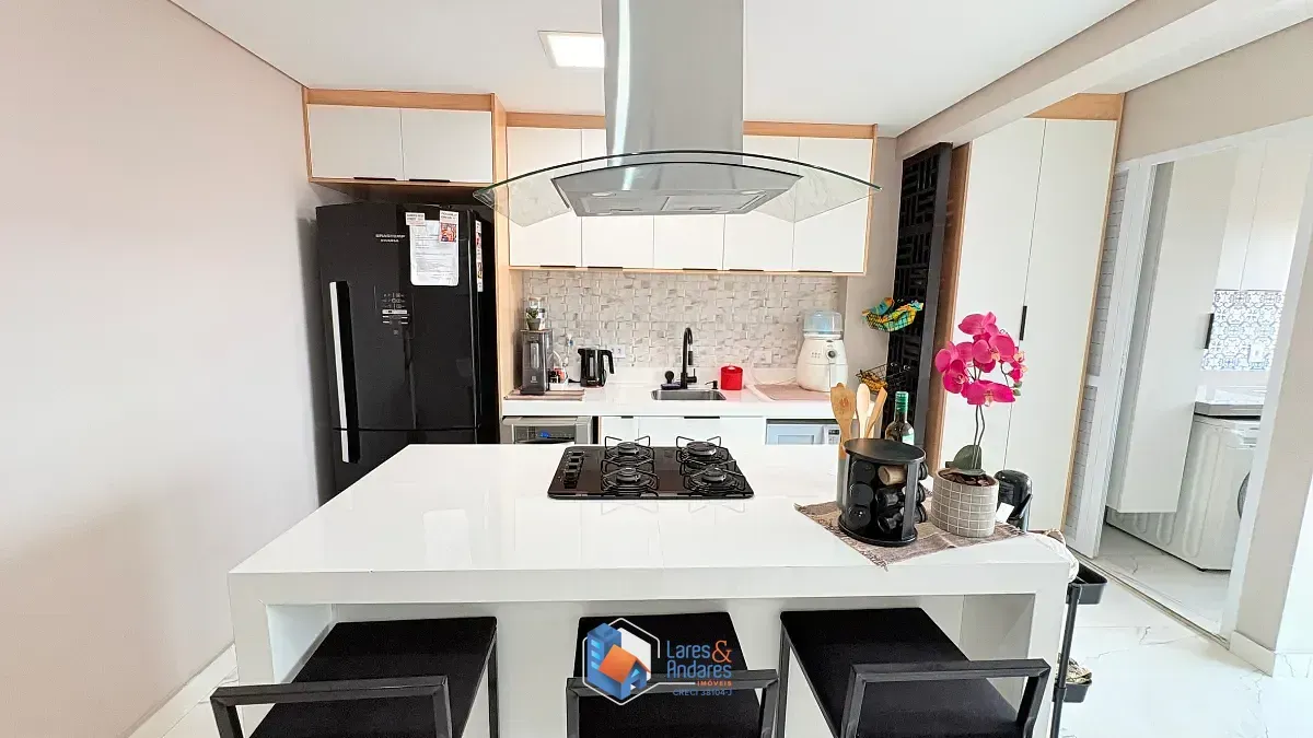 Imagem Sobrado para venda em Jardim Regina com 2 quartos, sendo 2 suítes, 114m²