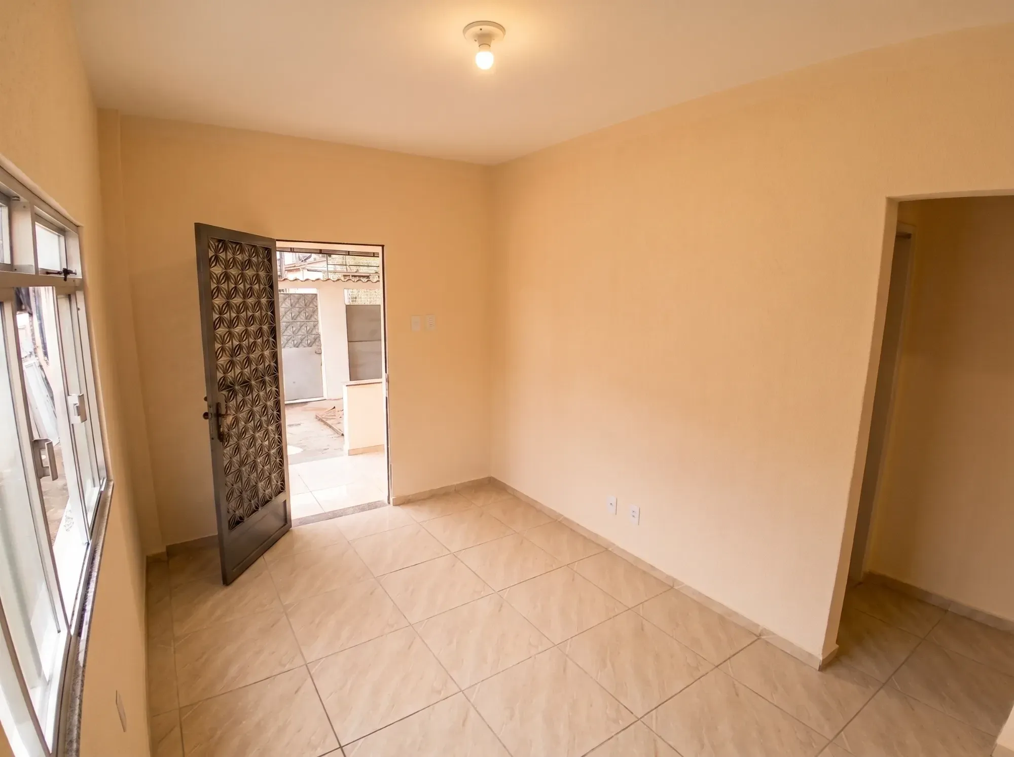 Imagem Casa com 2 Quartos à Venda, 140 m² em Bangu - Rio de Janeiro