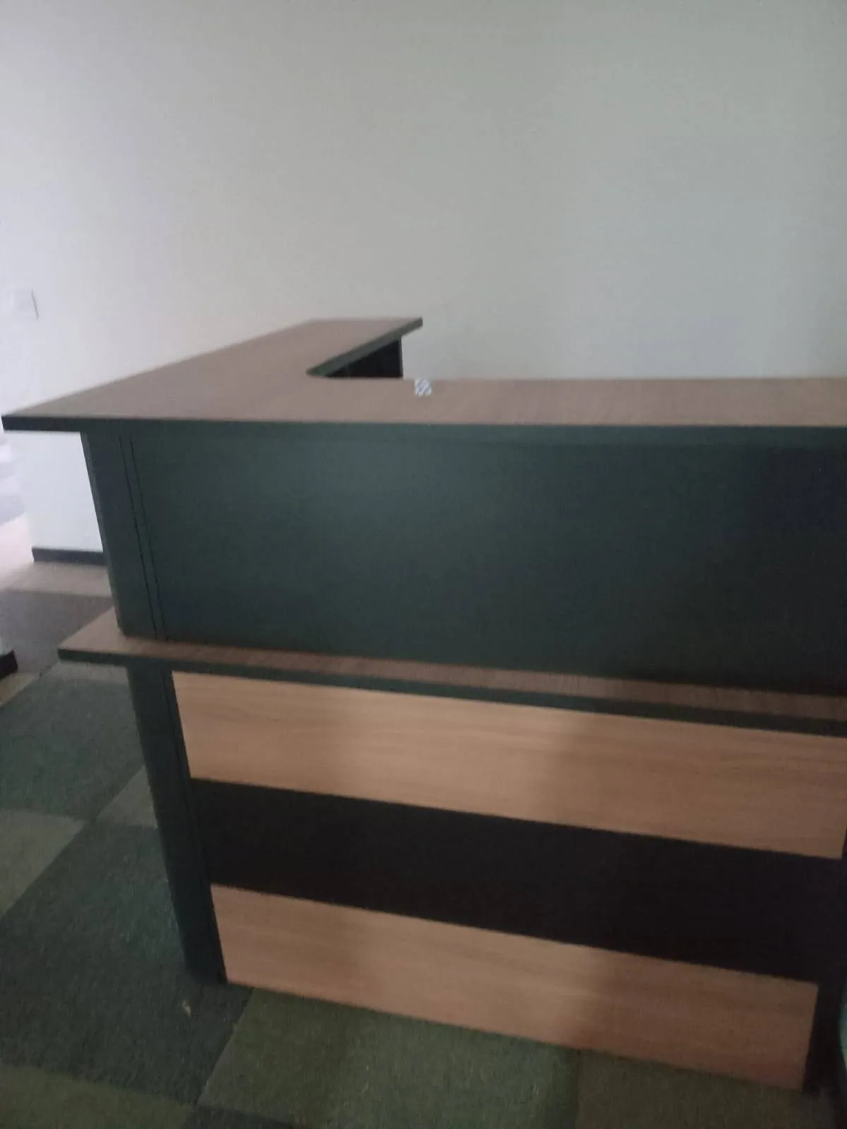 Imagem Sala Comercial no Centro de Alphaville com 106m² e 4 Vagas