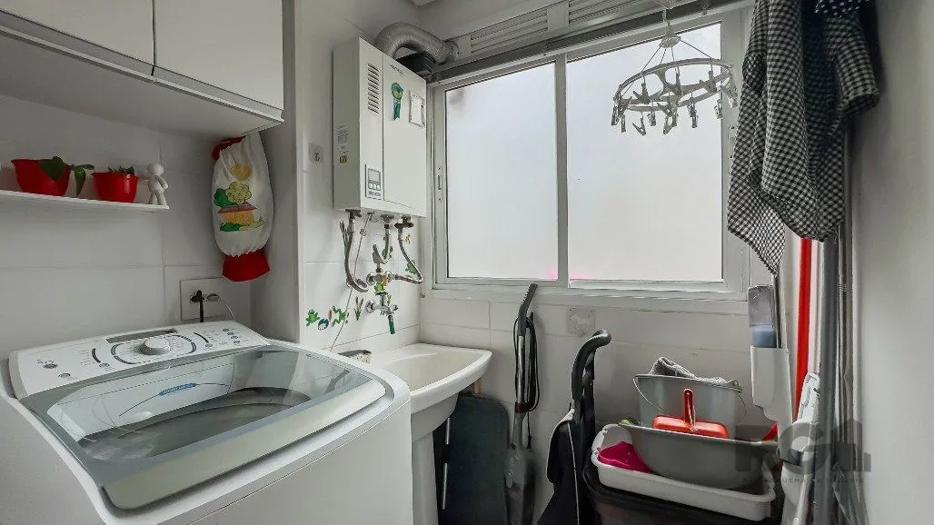 Imagem Apartamento a venda no bairro Passo da Areia com dois dormitórios.