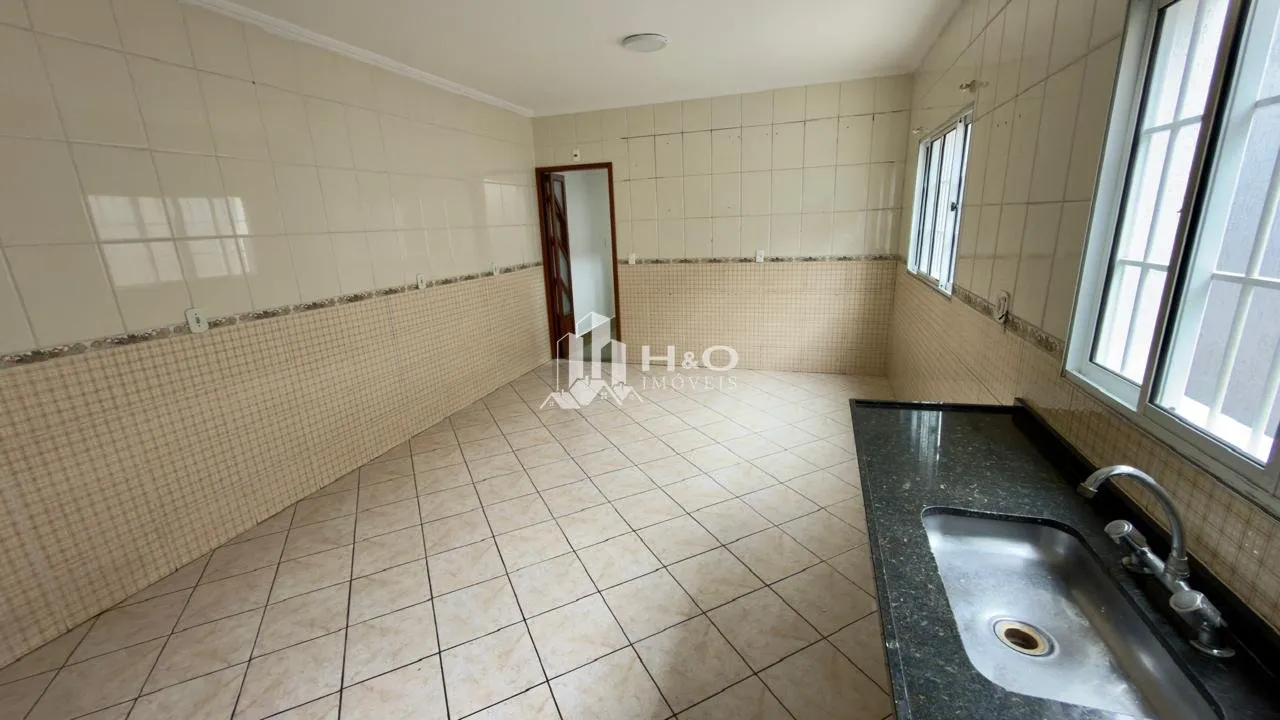 Imagem Sobrado à Venda Próximo ao Parque do Carmo - 2 Suítes, Ar-Condicionado, Churrasqueira e 2 Vagas