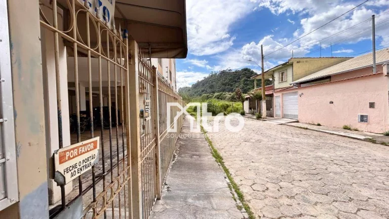 Imagem Apto 3 dormitórios com ótimo valor, 84 m² por R$ 220.000 - Santos Dumont - Itajubá/MG