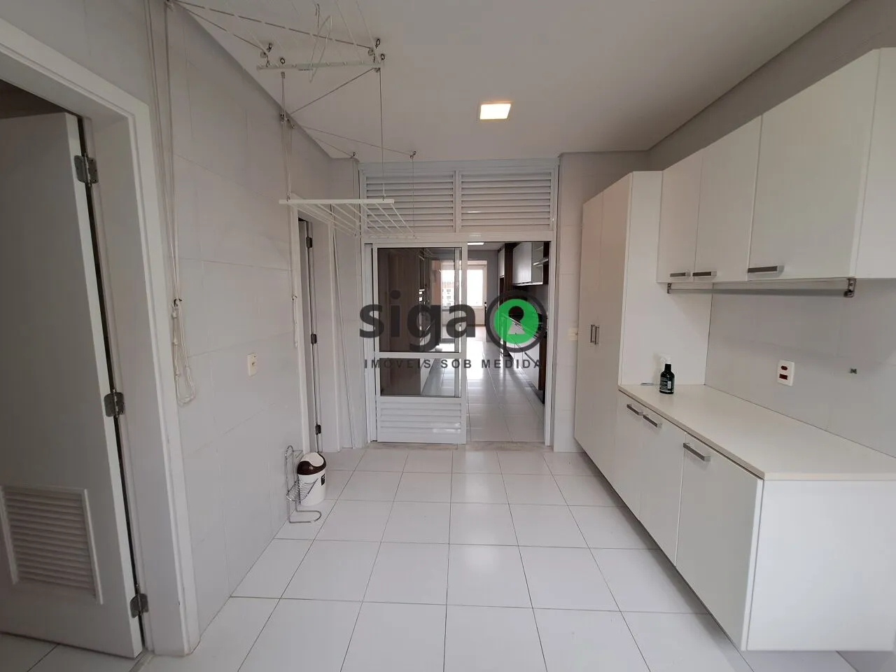 Imagem Apartamento com 4 Dormitórios, 4 vagas, 281m2 à venda no Panamby.