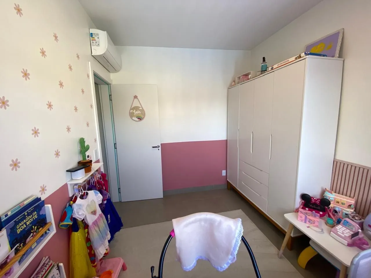 Imagem Casa com 03 quartos (01 suíte) e 01 vaga no Bairro Hípica em Porto Alegre