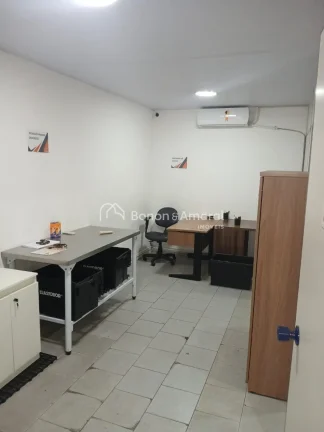 Imagem Barracão/Salão comercial mobiliado para locação em excelente localização, próximo à Av. Amor...