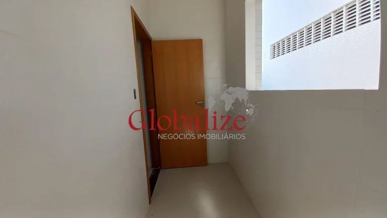 Imagem SOBREPOSTA ALTA 03 DORMITÓRIOS,01 SUÍTE,LAVABO,SALA 02 AMBIENTES, 02 VAGAS DE GARAGEM.APARECIDA R$900.000,00.