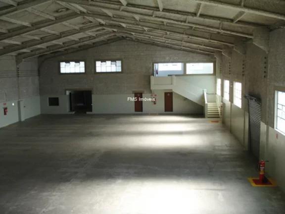 Imagem Galpão com 1130m2 em Atibaia.