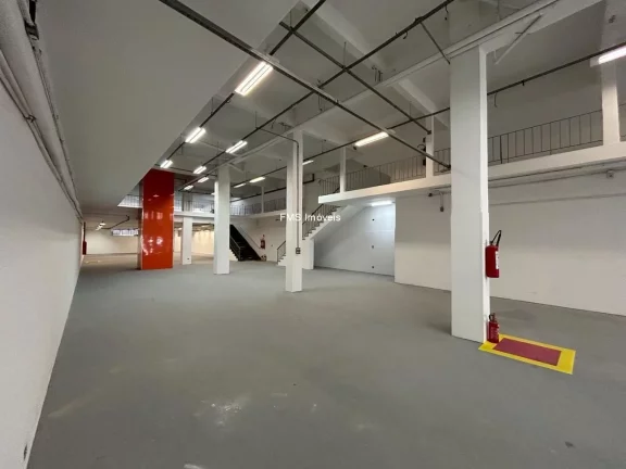 Imagem Loja com 1300m² na Av. Jabaquara.