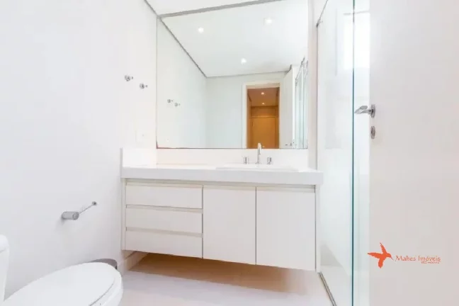 Imagem Apartamento à venda em Pinheiros, São Paulo-SP: 3 quartos, 3 suítes, 3 salas, 5 banheiros, 3 vagas, 150m². Próximo ao Hospital das Clinicas!