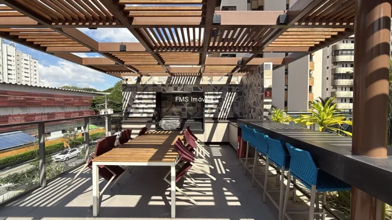 Imagem Apartamento À Venda em Moema, com 2 Suítes e terraço c/ churrasqueira.