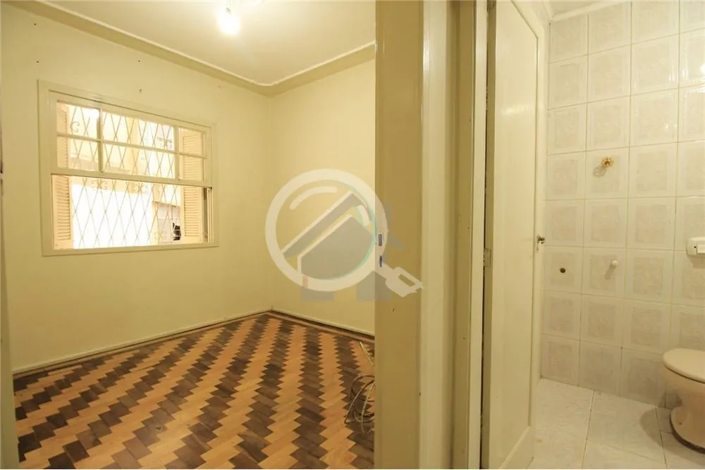 Imagem Amplo apartamento de 1 dormitório com closet, banheiro com ventilação natural, amplo arejado, pá...