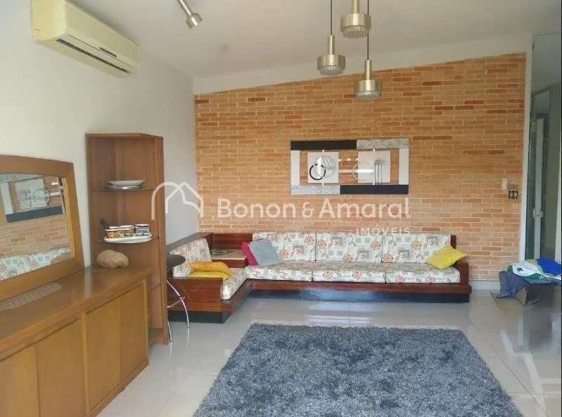 Imagem Casa com 3 Quartos e 5 banheiros à Venda, 230 m² por R$ 950.000