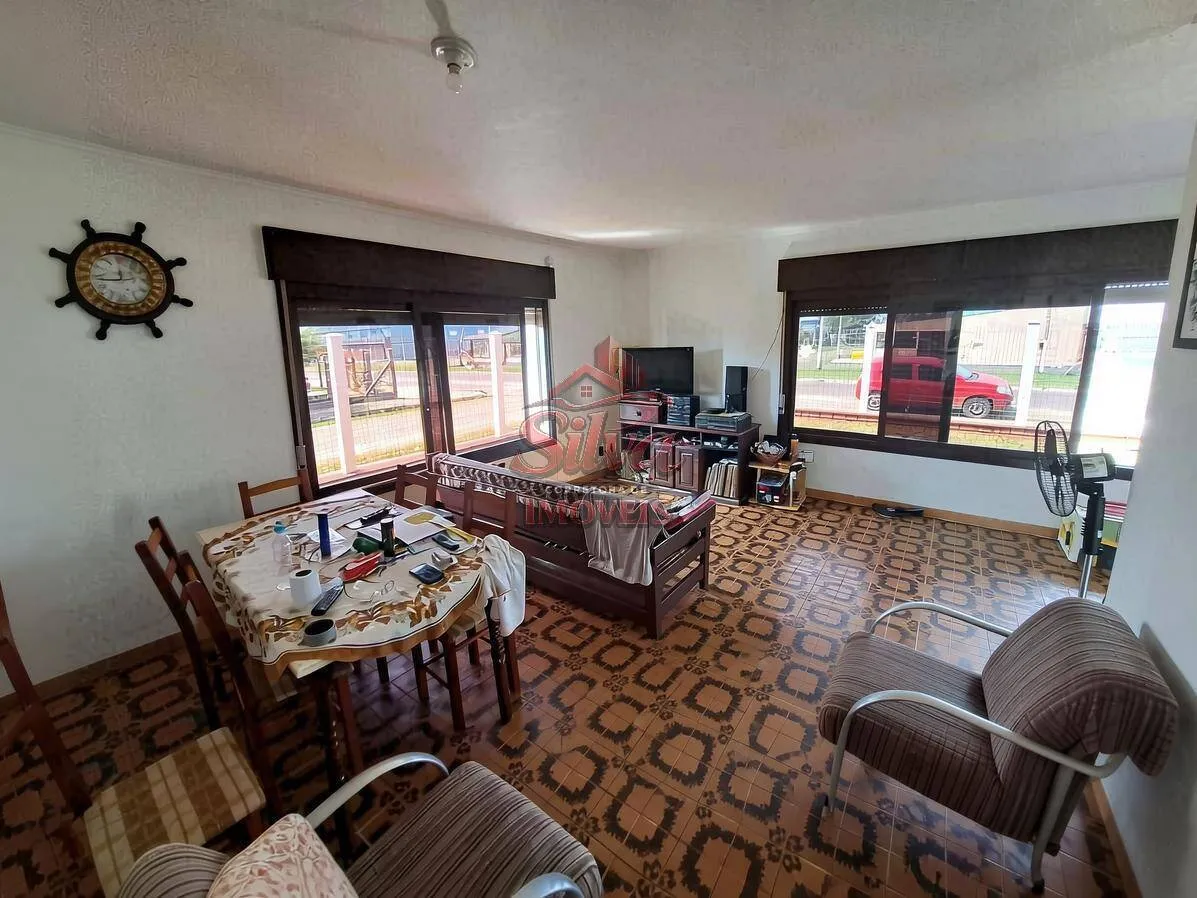Imagem C799 | Casa de esquina à venda a 150m do mar no Mariluz