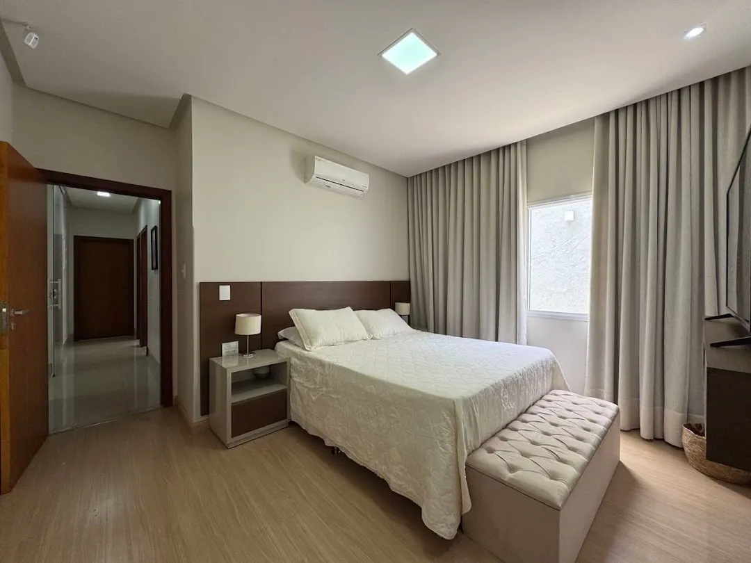 Imagem Casa com 3 dormitórios à venda, 243 m² por R$ 1.290.000,00 - Alto dos Caiçaras - Patos de Minas/MG