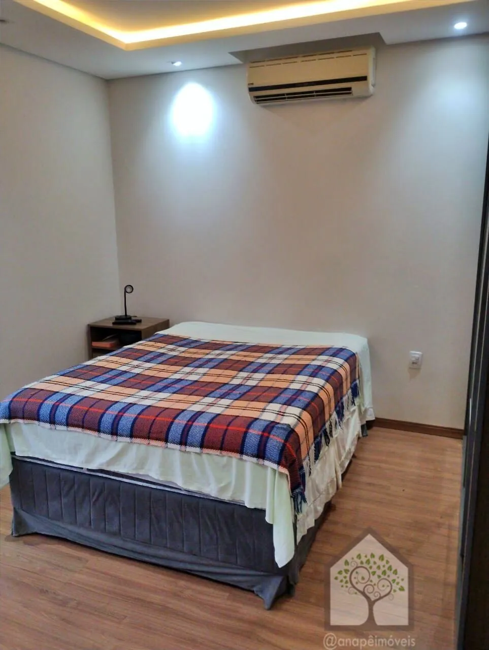 Imagem Casa 3 Quartos com 2 Suítes no Carianos, Florianópolis