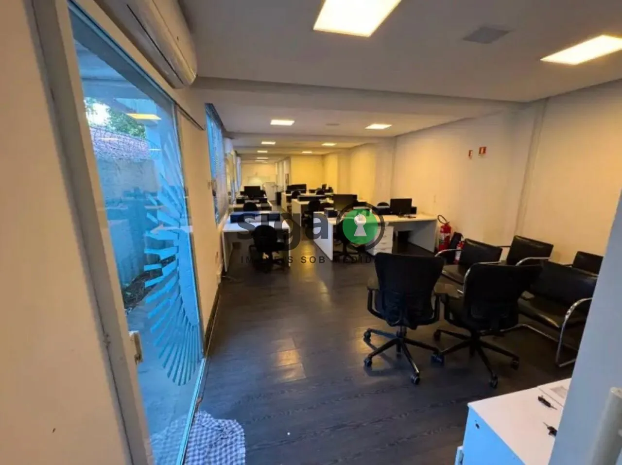 Imagem Casa Assobradada para locação Comercial com 4 salas , 5 banheiros e 8 vagas no Jd Paulistano