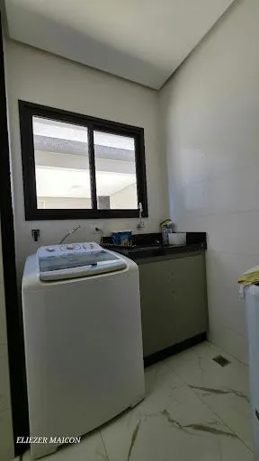 Imagem Casa a venda com piscina no bairro Jardim Florença em Poços de Caldas - MG
