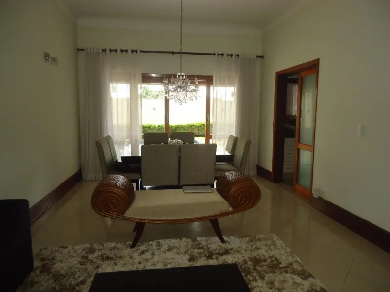Imagem Casa de alto padrão em condomínio de luxo em Valinhos-SP - 4 quartos, 1 suíte, 3 salas, 6 banheiros, 4 vagas, 320m².