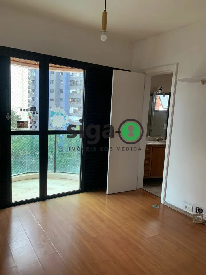 Imagem VENDE no Morumbi (Vila Suzana) Apartamento com 4 suítes, 4 Vagas + Depósito