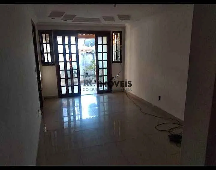Imagem Casa a Venda no bairro Vista Alegre - São Gonçalo, RJ