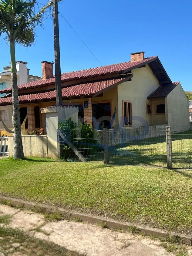 Imagem Casa a venda com 3 dormitorios na Praia Paraiso em Torres/RS