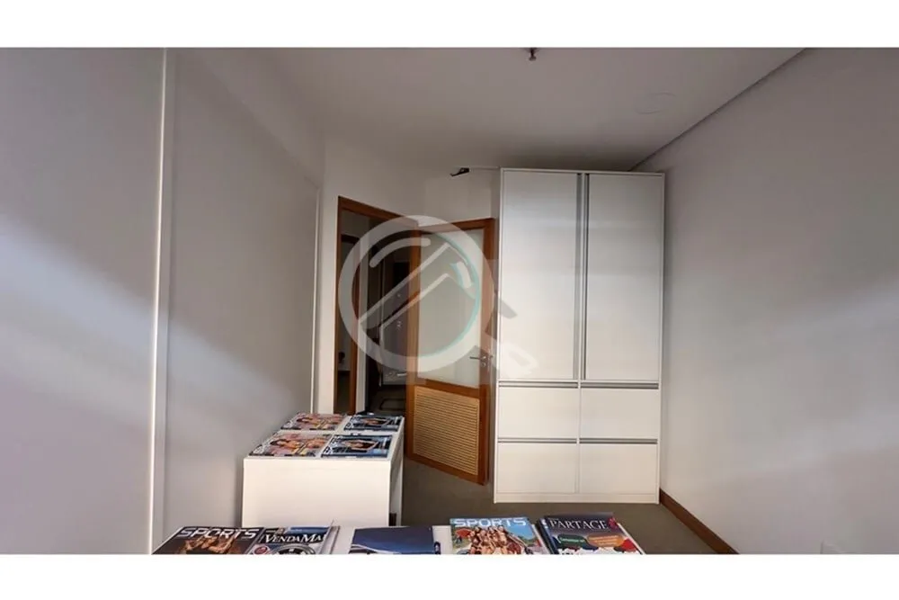 Imagem No Bairro Petrópolis, na Avenida Carlos Gomes,281 sala comercial, 45m² , desocupado, com recepçã...