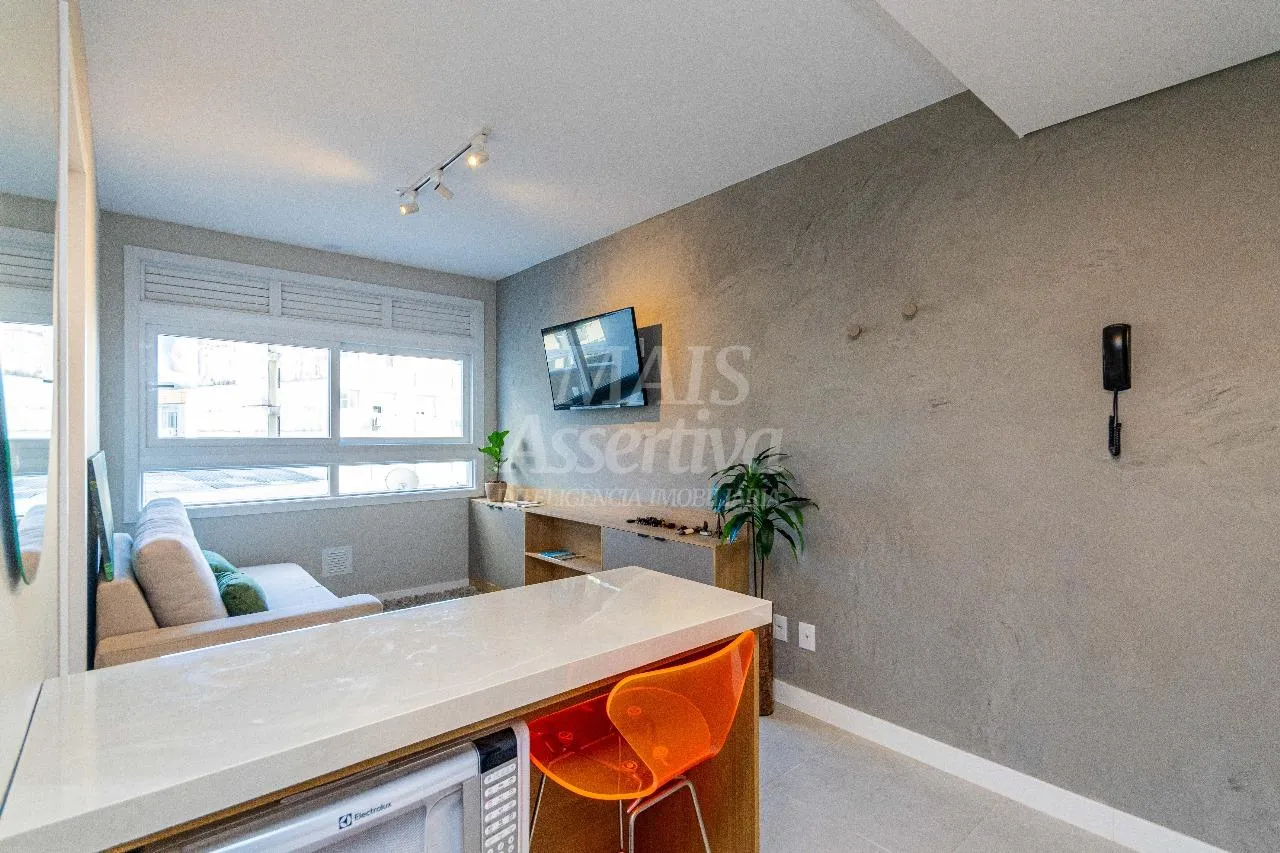 Imagem Ótimo apartamento mobiliado e decorado à venda em Porto Alegre/RS
