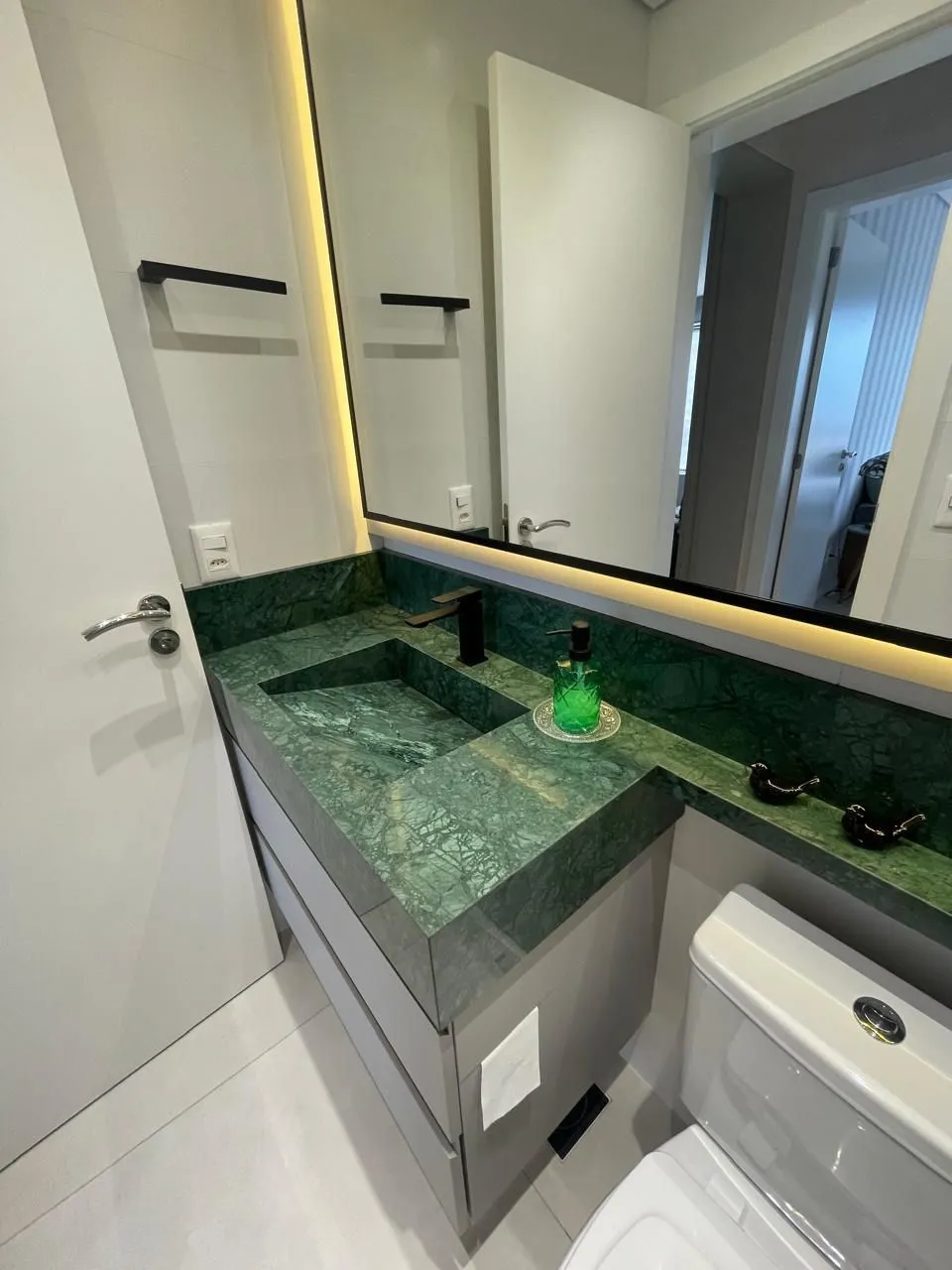 Imagem Apartamento à venda em Torres, Centro, com 2 quartos, 76,87m2