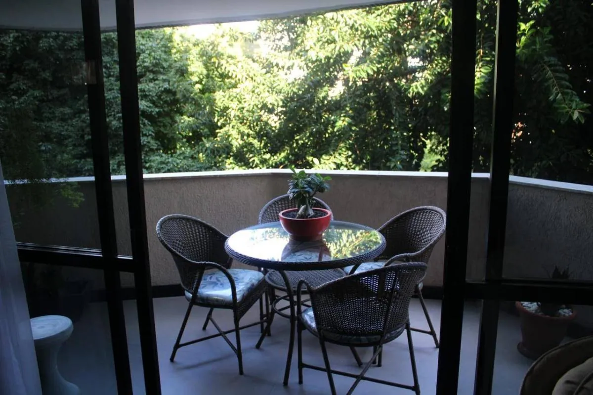 Foto do imóvel Apartamento com 3 quartos, 199m2, à venda em Salvador, Graça em Rua Martagão Gesteira