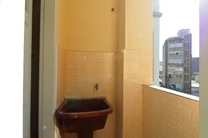 Imagem Apartamento 102m² 3 Dormitórios na avenida Venancio Aires/ Próximo hospital Clinicas e Brik da Redenção