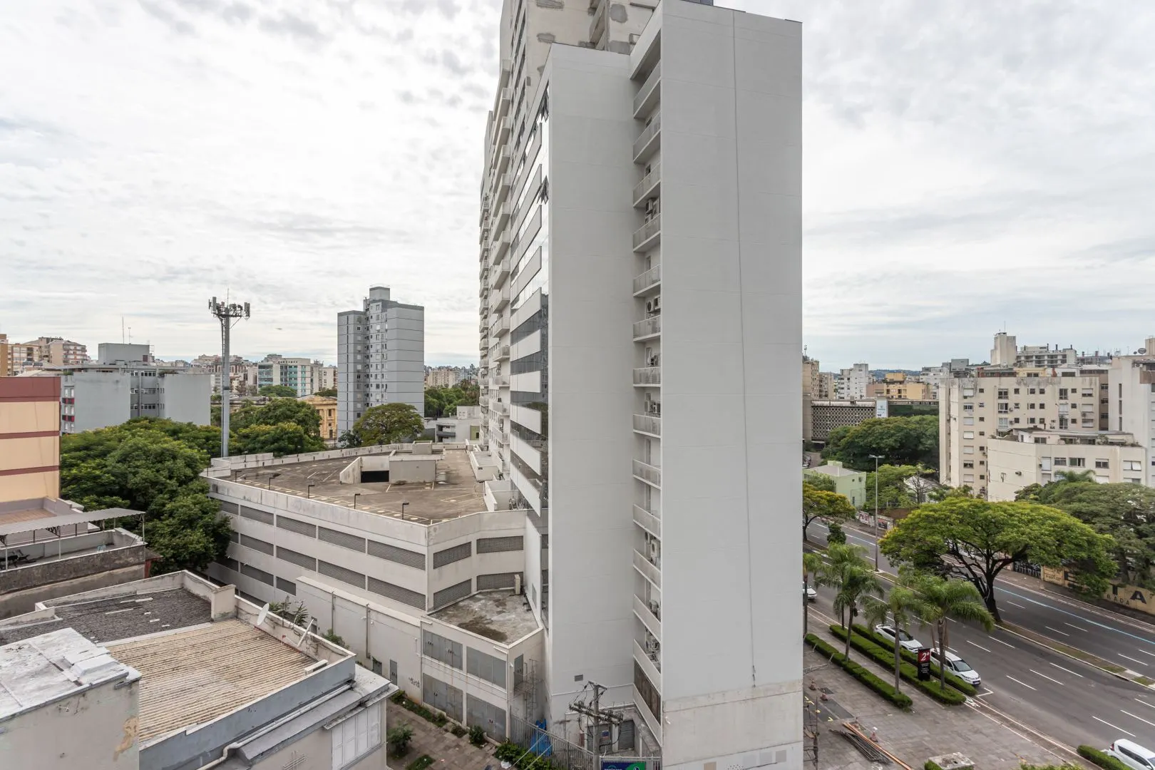 Imagem Apartamento na Cidade Baixa de 2 dormitórios e vaga DESOCUPADO