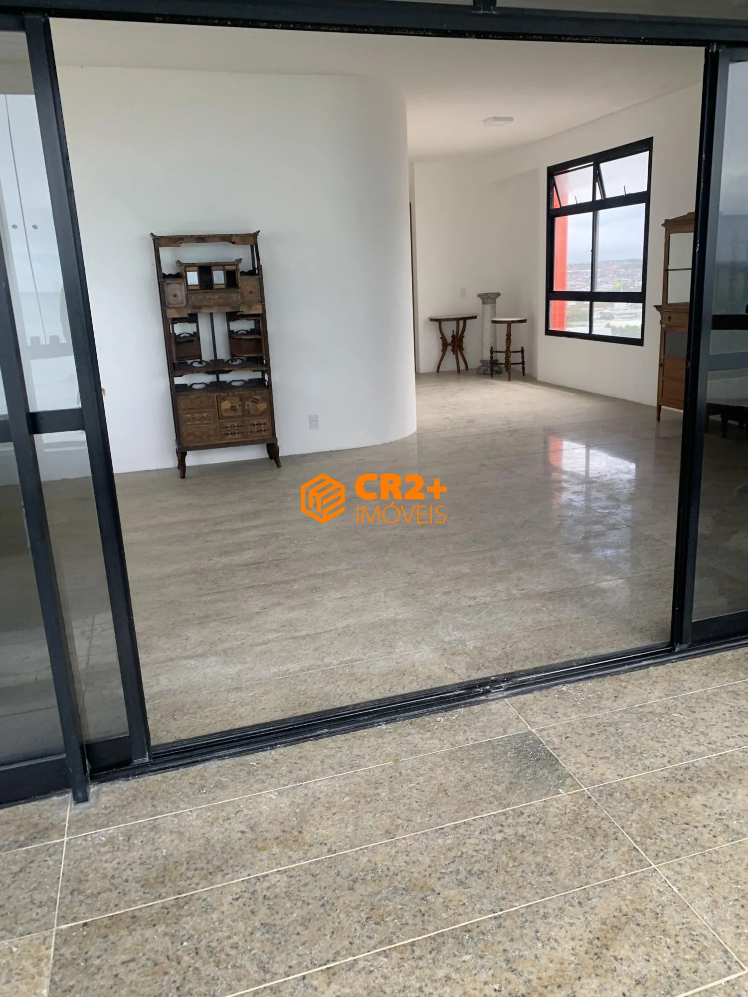 Imagem Vendo apartamento beira mar de piedade com 4 suítes- 247m²